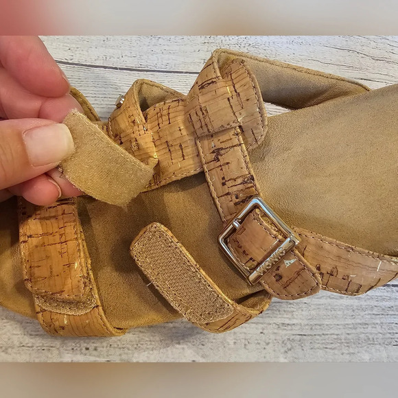Vionic Women's •Size 10• Radia Cork Leather Wedge Casual Sandal Tan Comfortable - Picture 10 of 10